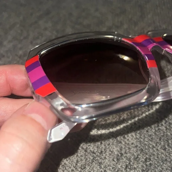 Lilly Pulitzer Sunshine Sunglasses - Picture 3 of 13